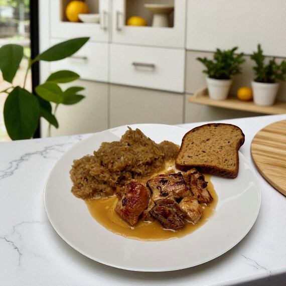 Vepřový bůček se zelím - hotový pokrm (1 porce) 